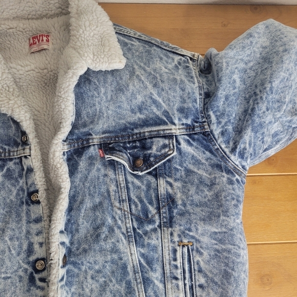 Vintage Levis sherpa lined jean jacket - Picture 3 of 10